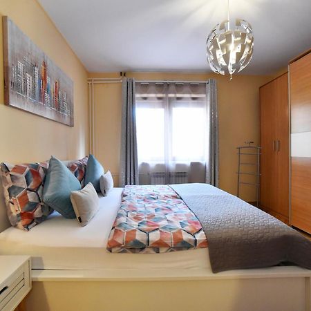 Apartment Ana ซาเกร็บ ภายนอก รูปภาพ