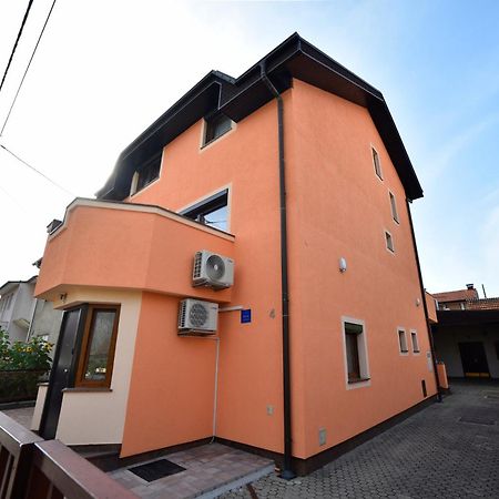 Apartment Ana ซาเกร็บ ภายนอก รูปภาพ