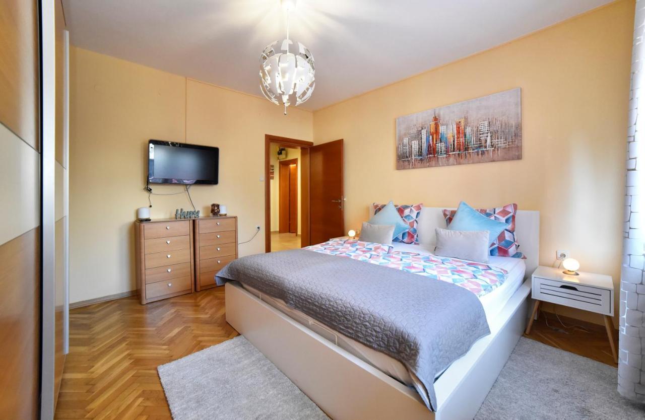 Apartment Ana ซาเกร็บ ภายนอก รูปภาพ