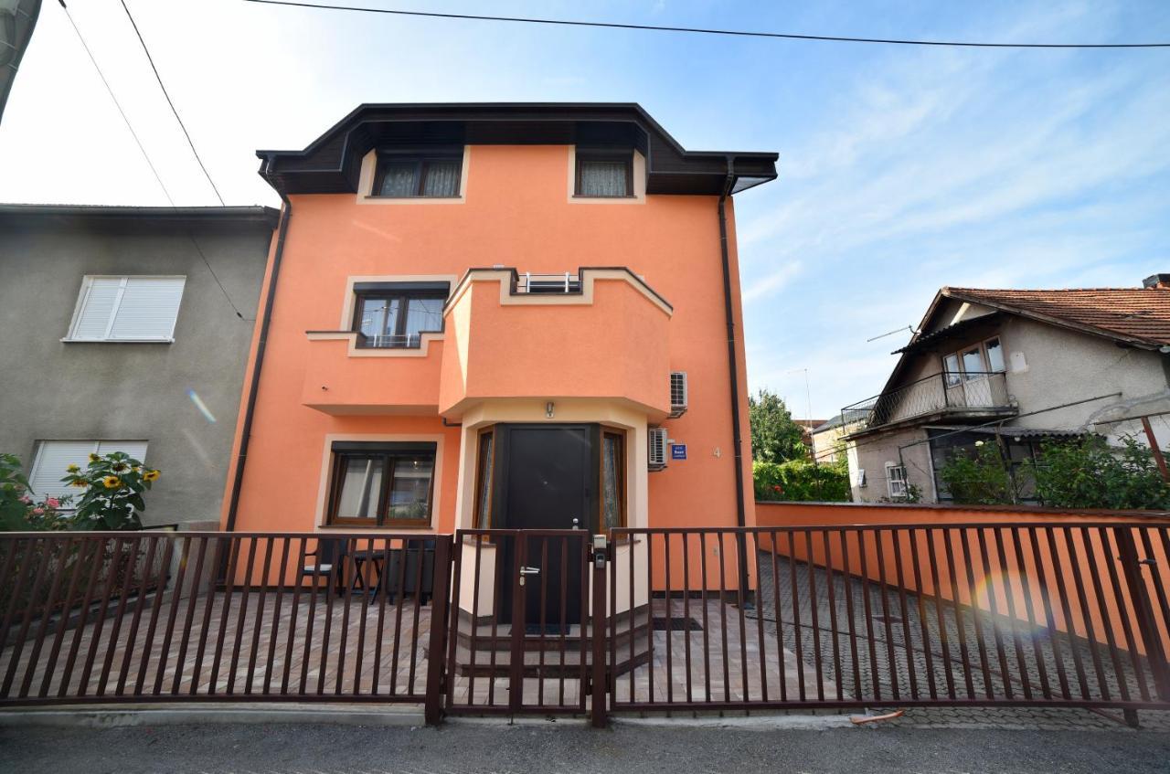 Apartment Ana ซาเกร็บ ภายนอก รูปภาพ