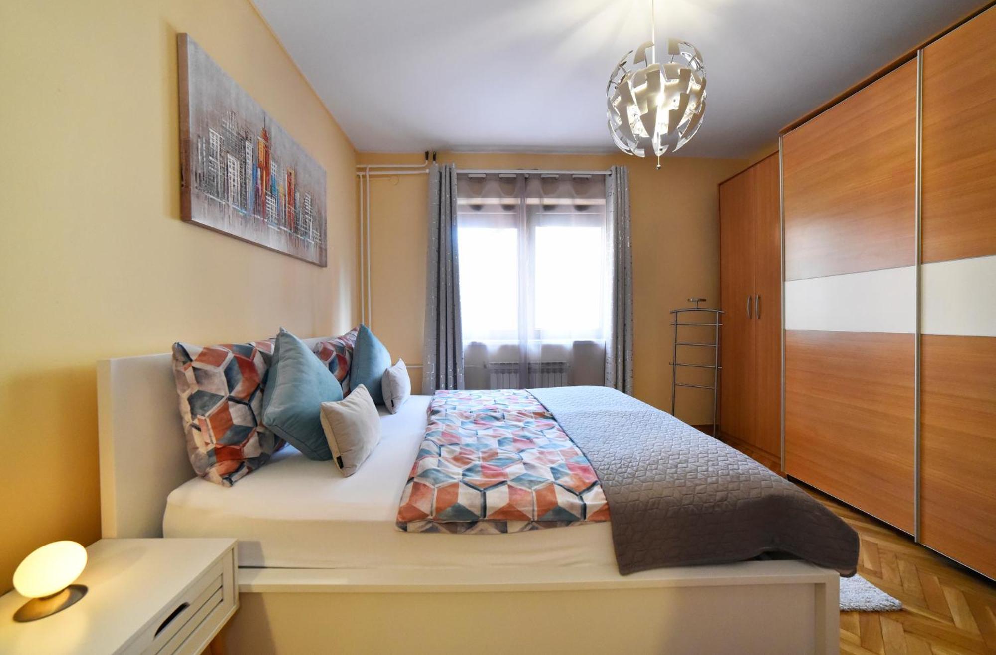 Apartment Ana ซาเกร็บ ภายนอก รูปภาพ