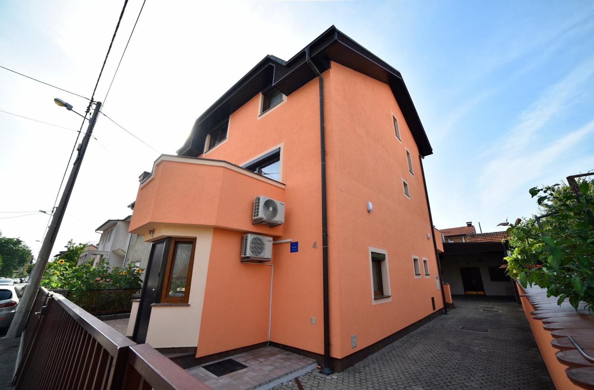 Apartment Ana ซาเกร็บ ภายนอก รูปภาพ
