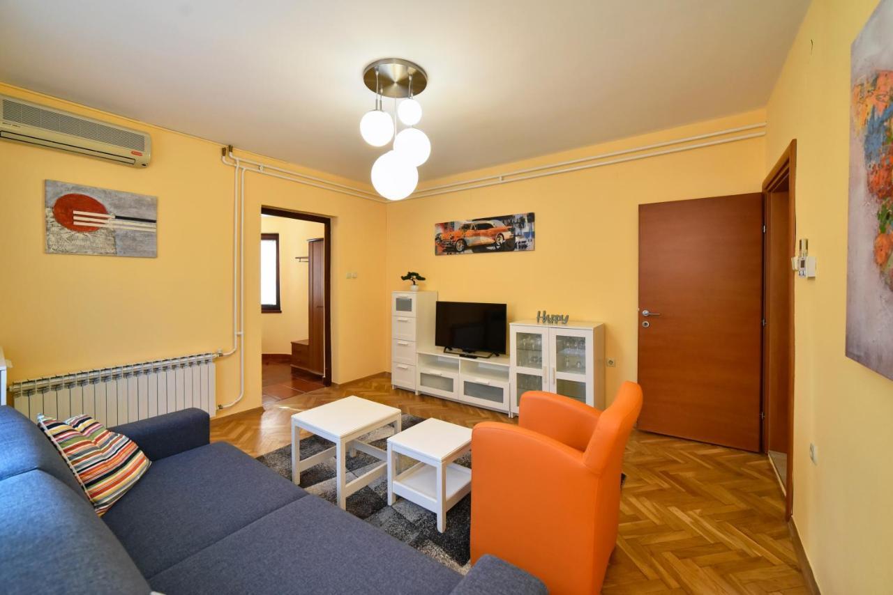 Apartment Ana ซาเกร็บ ภายนอก รูปภาพ