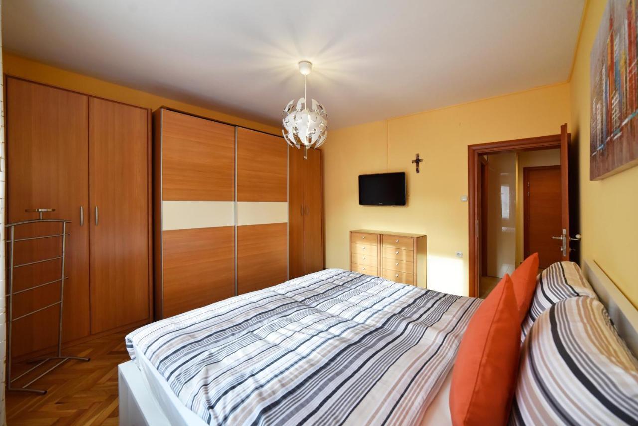 Apartment Ana ซาเกร็บ ภายนอก รูปภาพ
