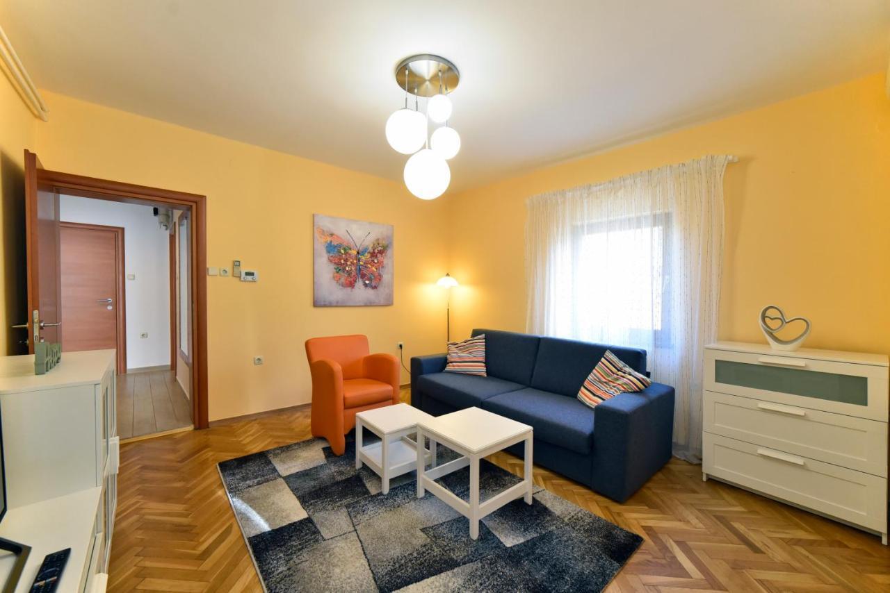 Apartment Ana ซาเกร็บ ภายนอก รูปภาพ